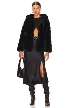 APPARIS Goldie 5 Faux Fur Jacket Noir -Camila coelho Shop APRS WO108 V5