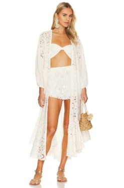 Moss Robe White