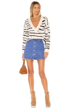 Zendaya V Neck Sweater Cream & Brown -Camila coelho Shop SPDW WK46 V4